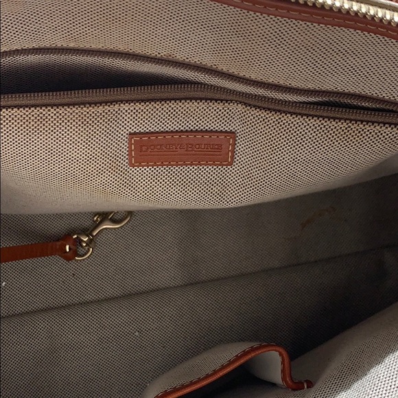 Dooney & Bourke - Picture 4 of 5